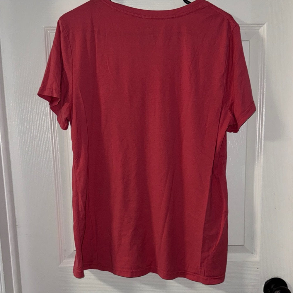 Time and Tru Women's Red V-Neck Short Sleeve Tee